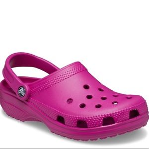 Crocs Classic Clogs in Fuchsia Fun, size M4, W6